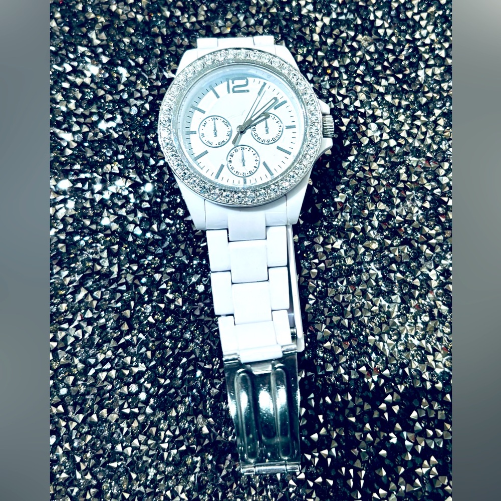 METAPHOR White Watch— One Size fits Most!